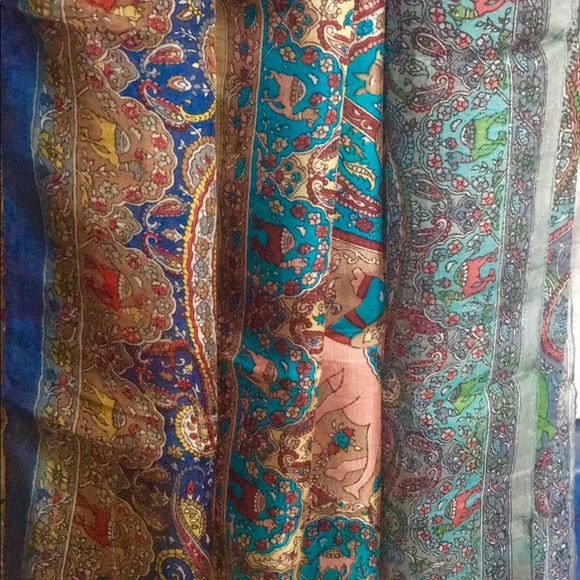 Sale 🌟Handprinted silk scarves bundle of 3🌟 - Picture 2 of 3